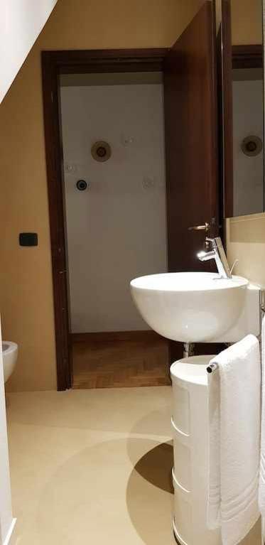Interno Gavi Apartment Verona Luaran gambar